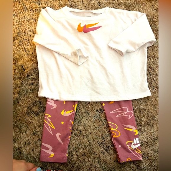 Nike White Shirt and Pink Leggings Set 12-18 Months - Picture 1 of 2